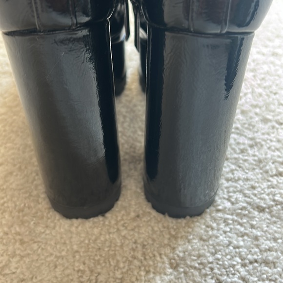 New Michael Kors Enya Platform faux patent leather boots - Picture 10 of 14